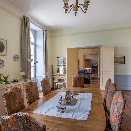 Maison Fontenay-le-comte, 7 Pieces, 12 Personnes - Fr-1-725-3 *