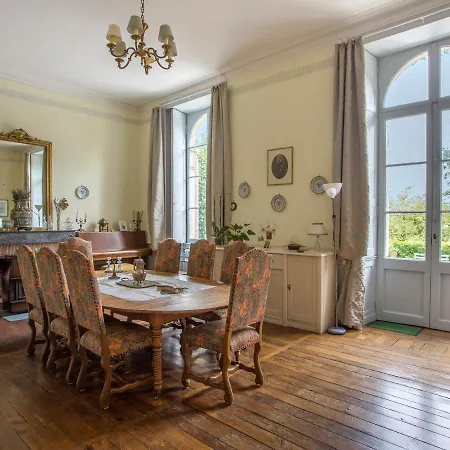 Maison Fontenay-le-comte, 7 Pieces, 12 Personnes - Fr-1-725-3 펜션