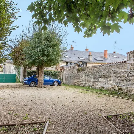 Maison Fontenay-le-comte, 7 Pieces, 12 Personnes - Fr-1-725-3 * 퐁테네이르콩트