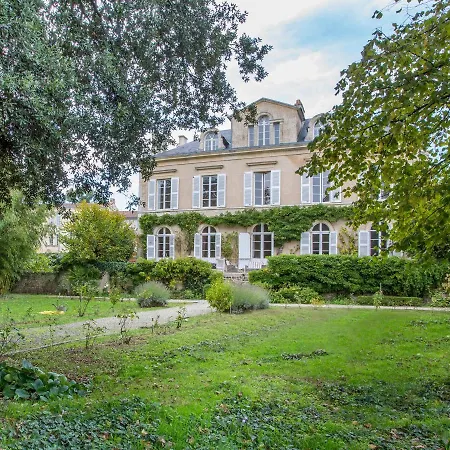 Maison Fontenay-le-comte, 7 Pieces, 12 Personnes - Fr-1-725-3 * 퐁테네이르콩트
