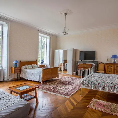 Maison Fontenay-le-comte, 7 Pieces, 12 Personnes - Fr-1-725-3 펜션 *